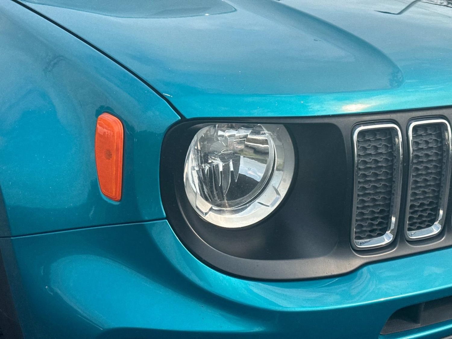 Used 2019 Jeep Renegade Latitude FWD image 13