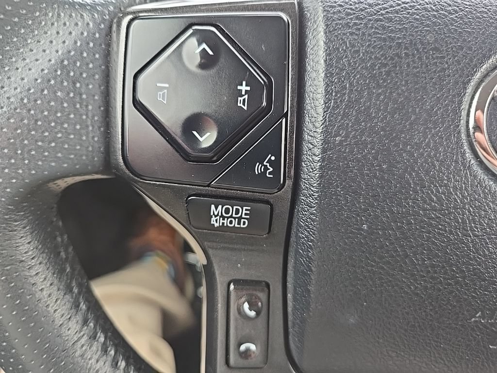 Used 2023 Toyota 4Runner TRD Off-Road AWD/4WD image 15