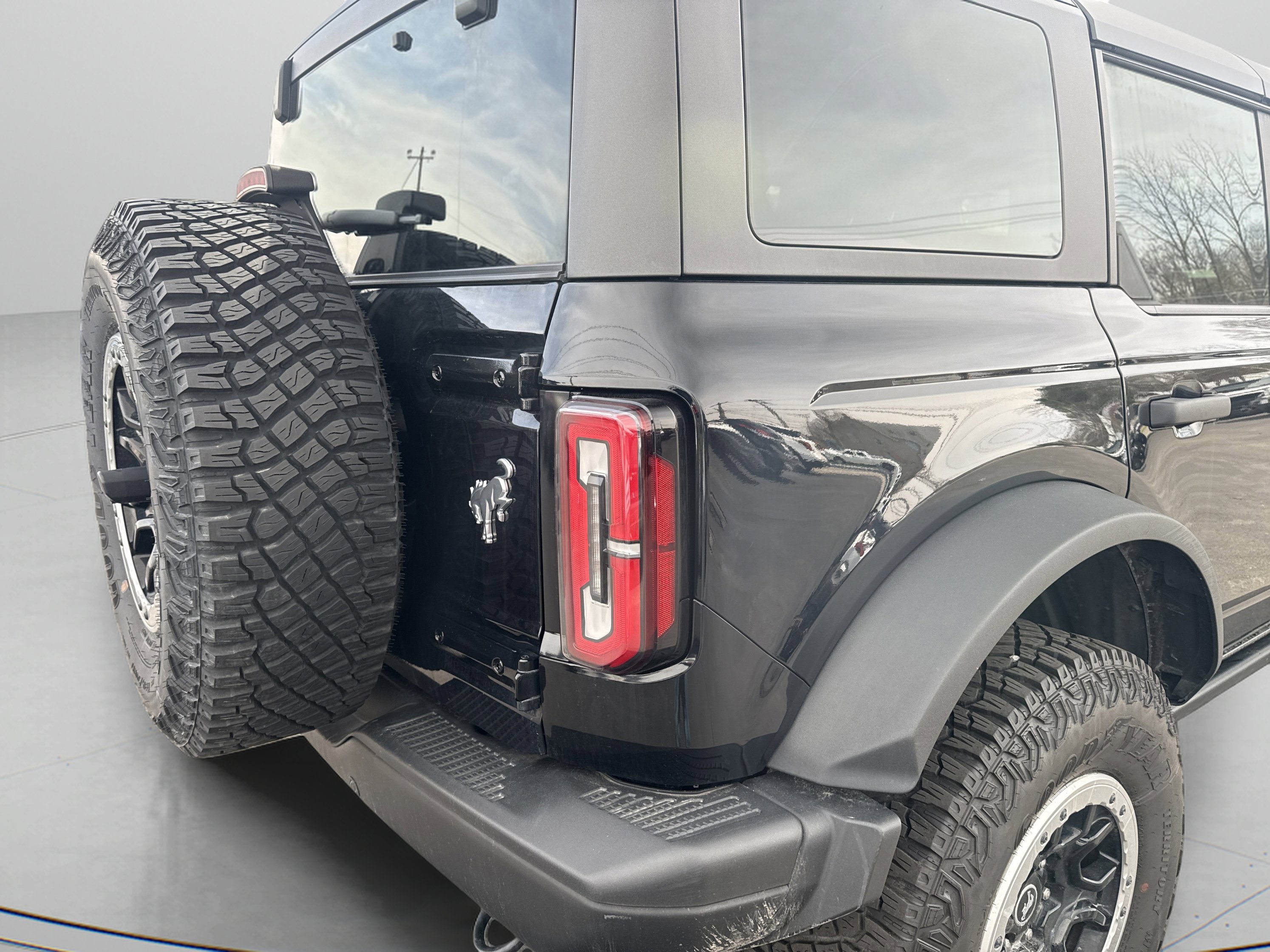 Used 2023 Ford Bronco Badlands w/ Sasquatch Package image 3