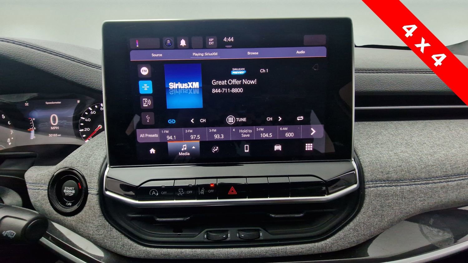 Used 2024 Jeep Compass Latitude image 18