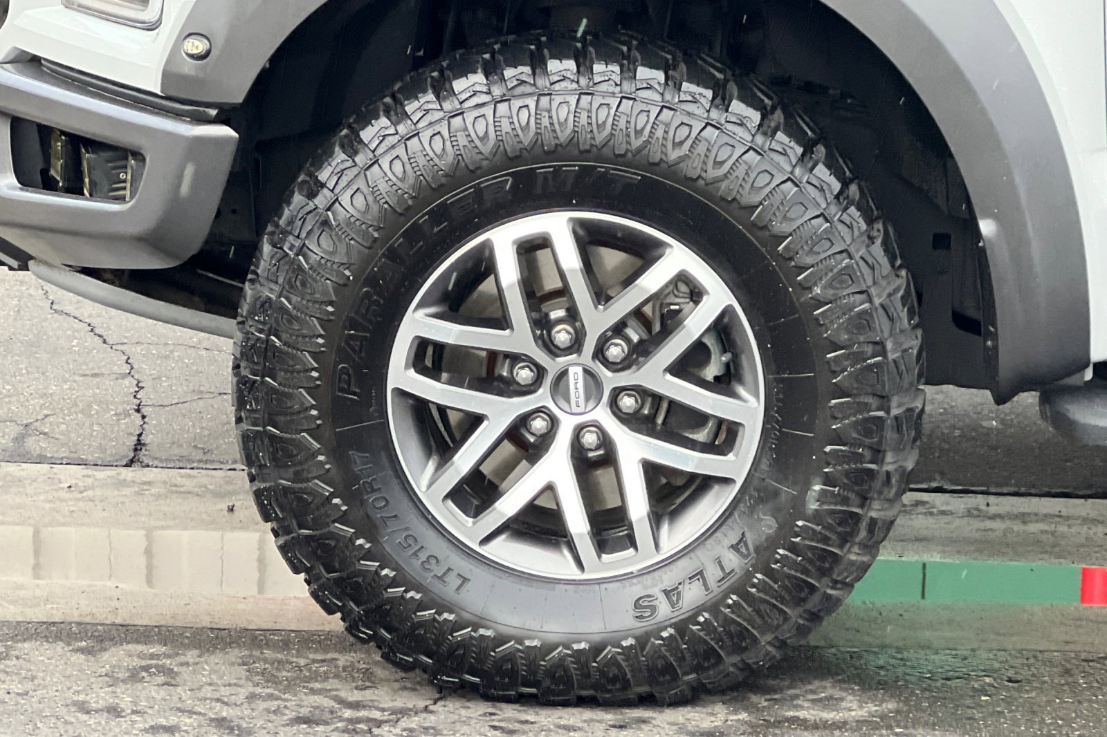 Used 2017 Ford F150 Raptor w/ Equipment Group 802A Luxury image 26