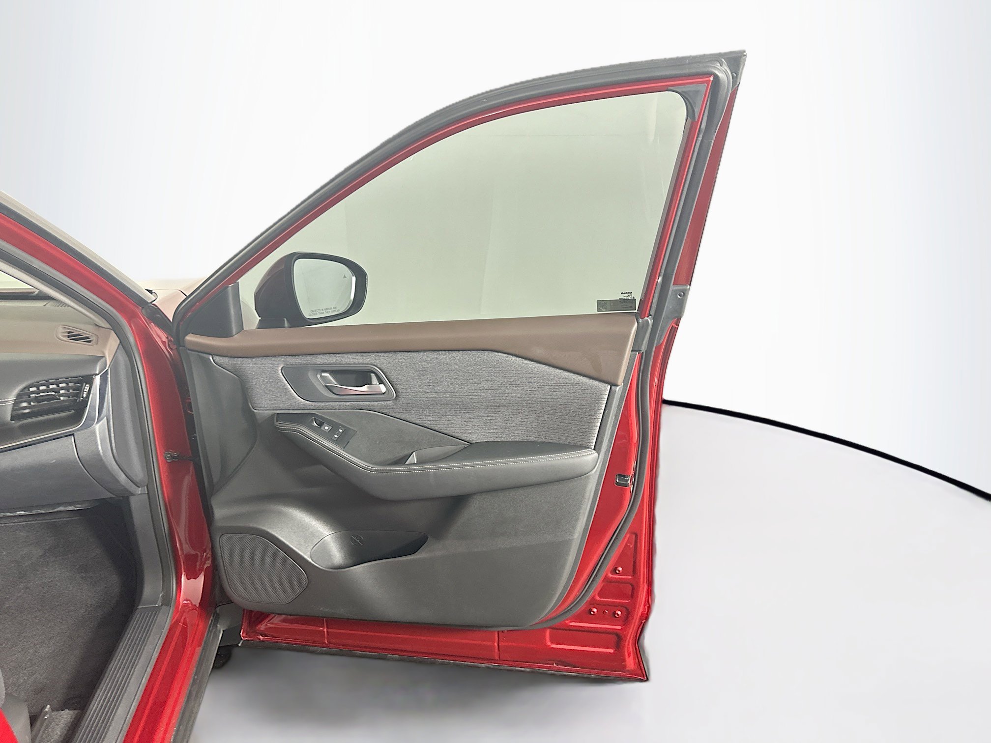 Used 2023 Nissan Rogue SV FWD image 30