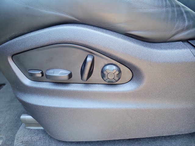 Certified 2023 Porsche Cayenne S Platinum AWD/4WD image 24