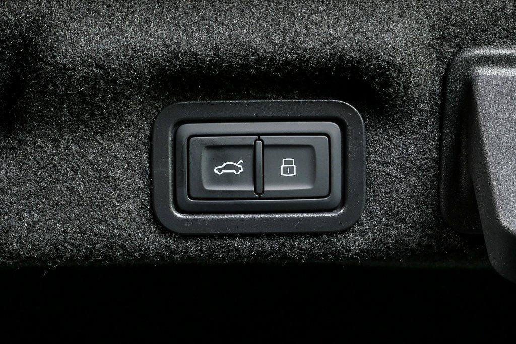 New 2026 Audi A6 Premium Plus AWD/4WD image 33