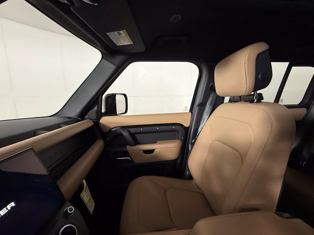 New 2026 Land Rover Defender 110 X-Dynamic SE AWD/4WD image 18