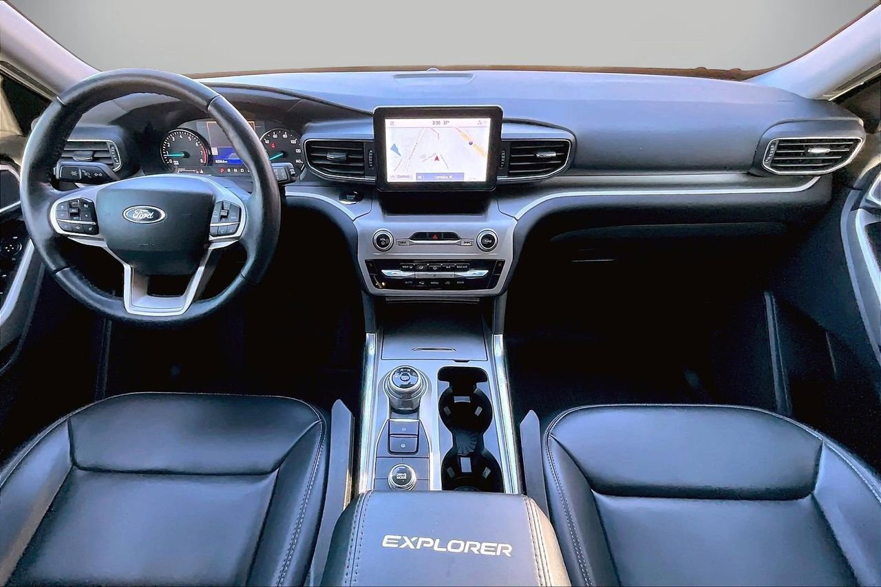 Used 2022 Ford Explorer XLT w/ Equipment Group 202A image 15