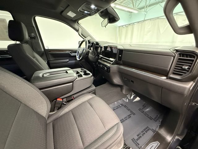 Used 2024 Chevrolet Silverado 1500 LT AWD/4WD image 9