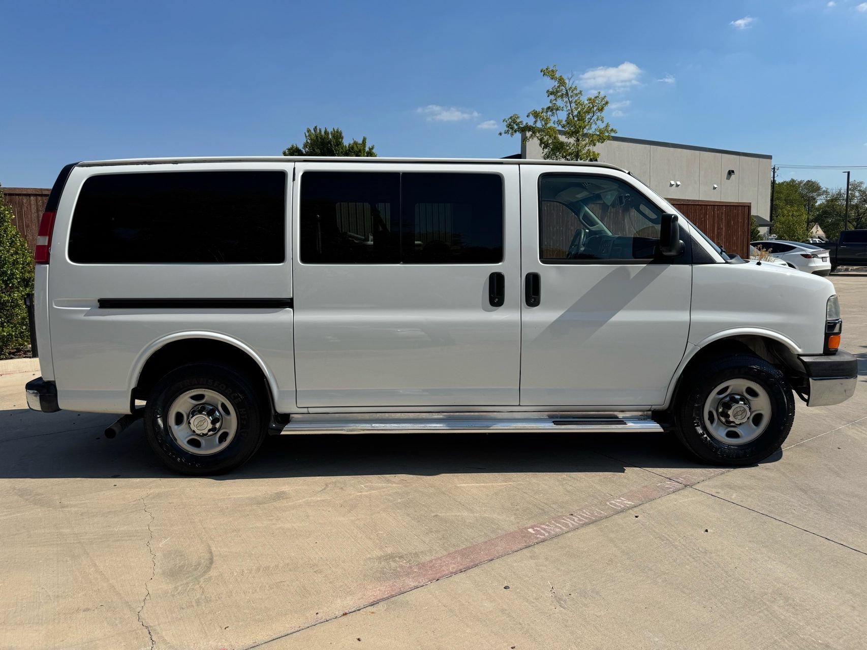 Used 2016 Chevrolet Express 3500 LT w/ LT Preferred Equipment Group RWD image 2