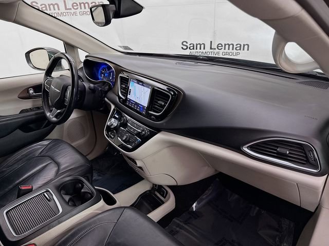 Used 2019 Chrysler Pacifica Touring-L Plus w/ Tire & Wheel Group image 32