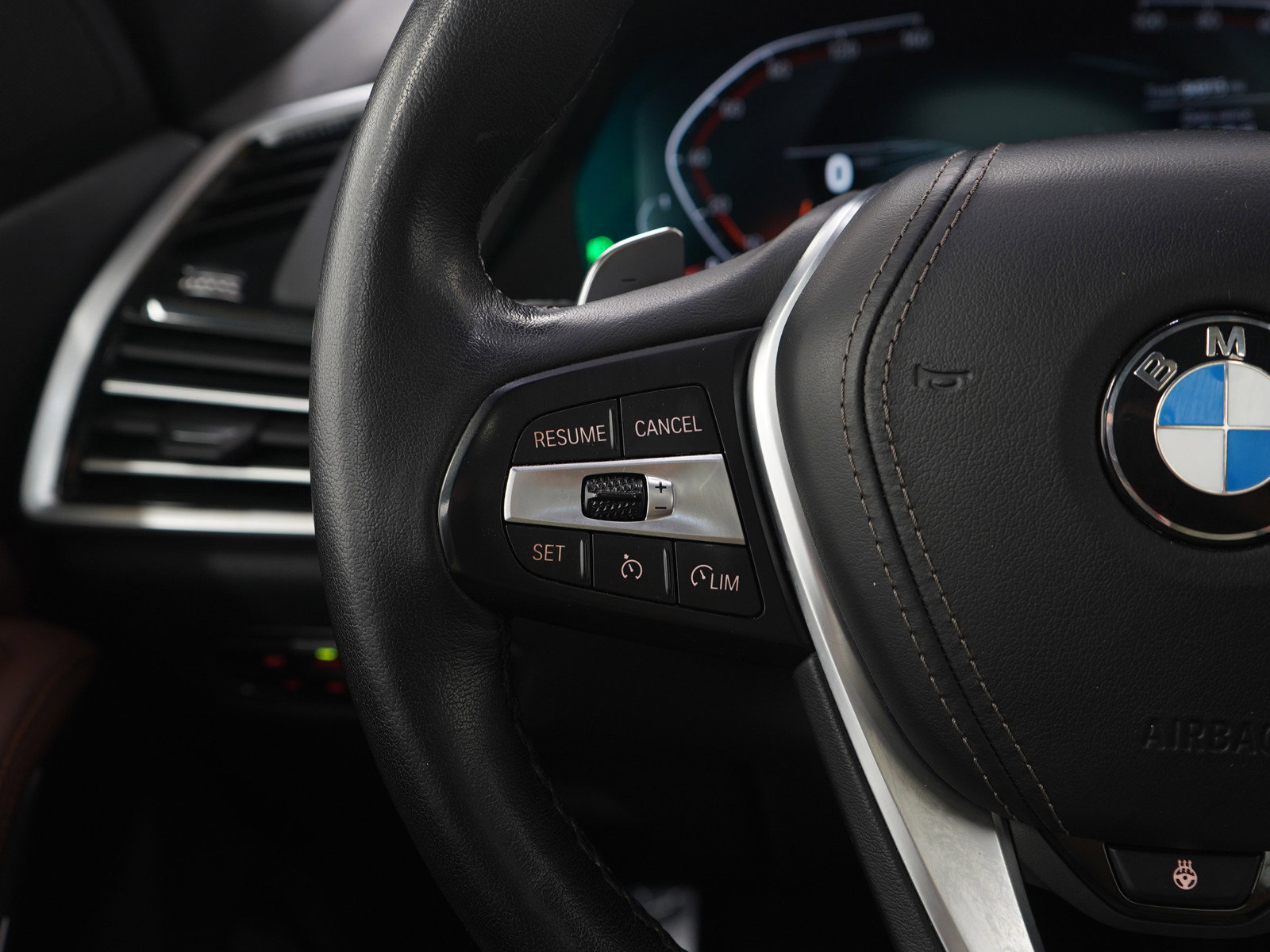 Used 2022 BMW X5 xDrive40i w/ Premium Package image 26