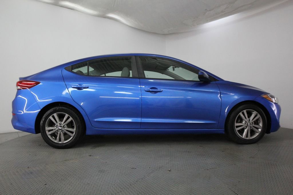 Used 2017 Hyundai Elantra SE w/ SE A/T Tech Package 03 FWD image 5