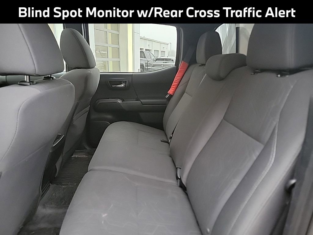 Used 2016 Toyota Tacoma TRD Sport image 11