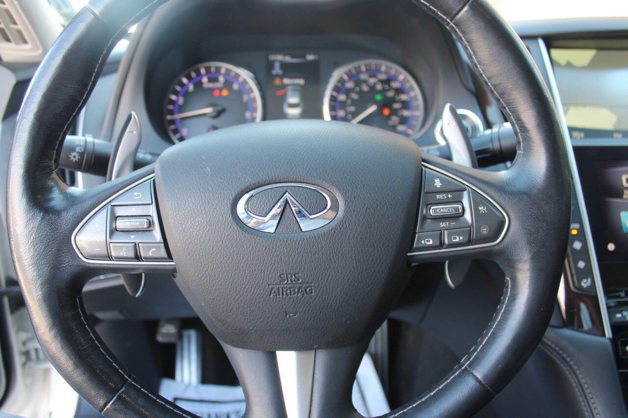 Used 2014 INFINITI Q50 Hybrid AWD w/ Deluxe Technology Package image 40