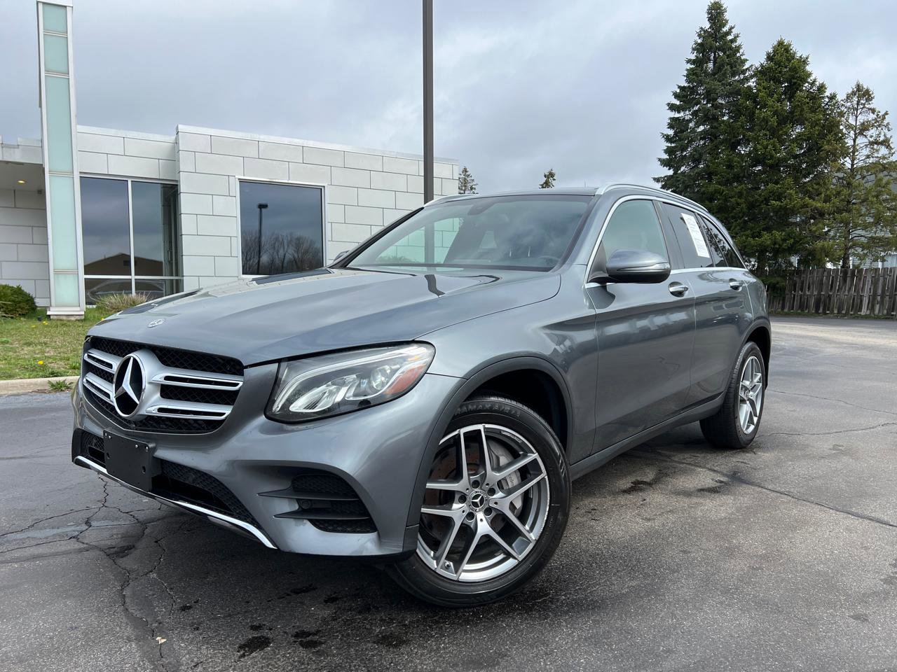 Used 2019 Mercedes-Benz GLC 300 4MATIC image 1