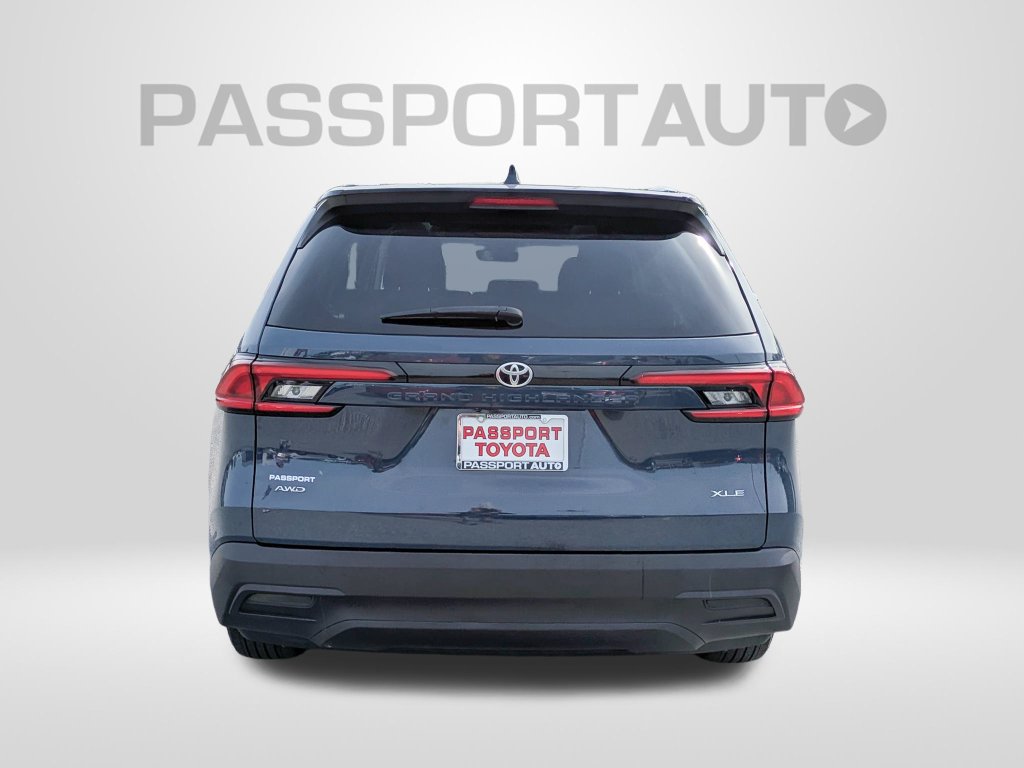 Used 2025 Toyota Grand Highlander AWD image 7