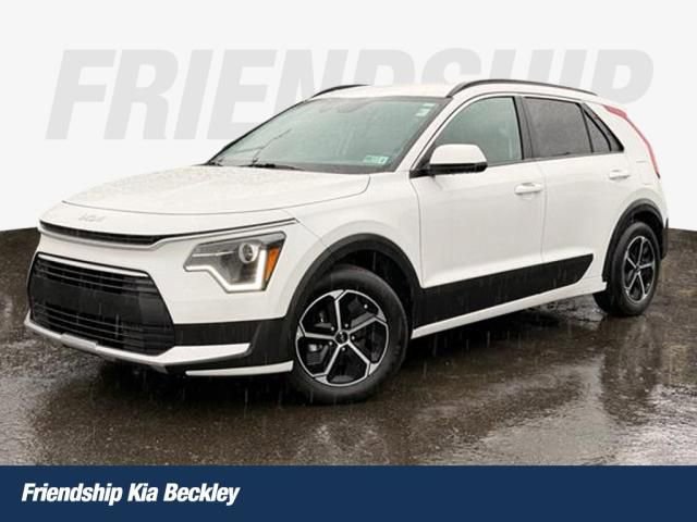 Used 2025 Kia Niro LX image 1