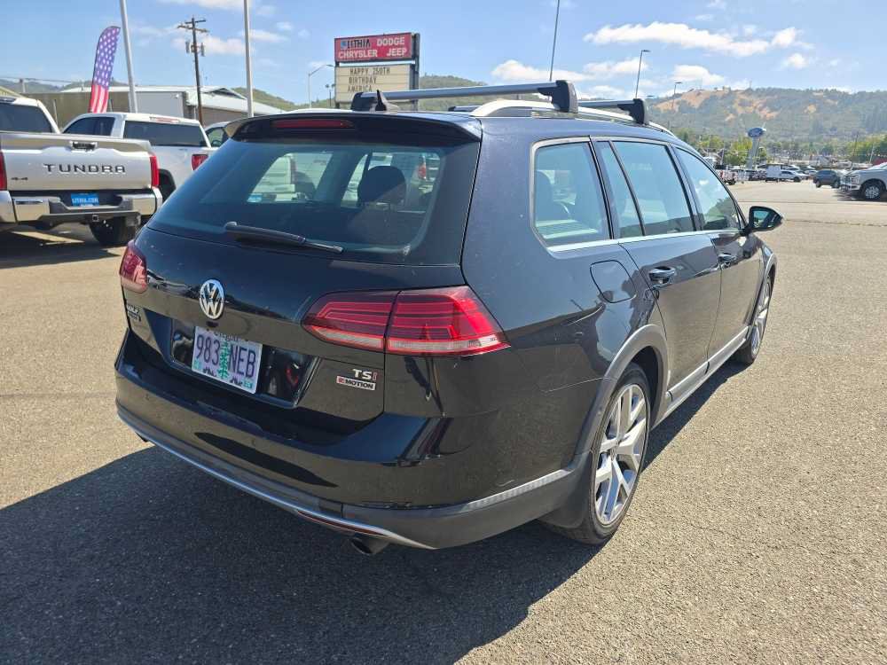 Used 2018 Volkswagen Golf Alltrack SEL AWD/4WD image 3