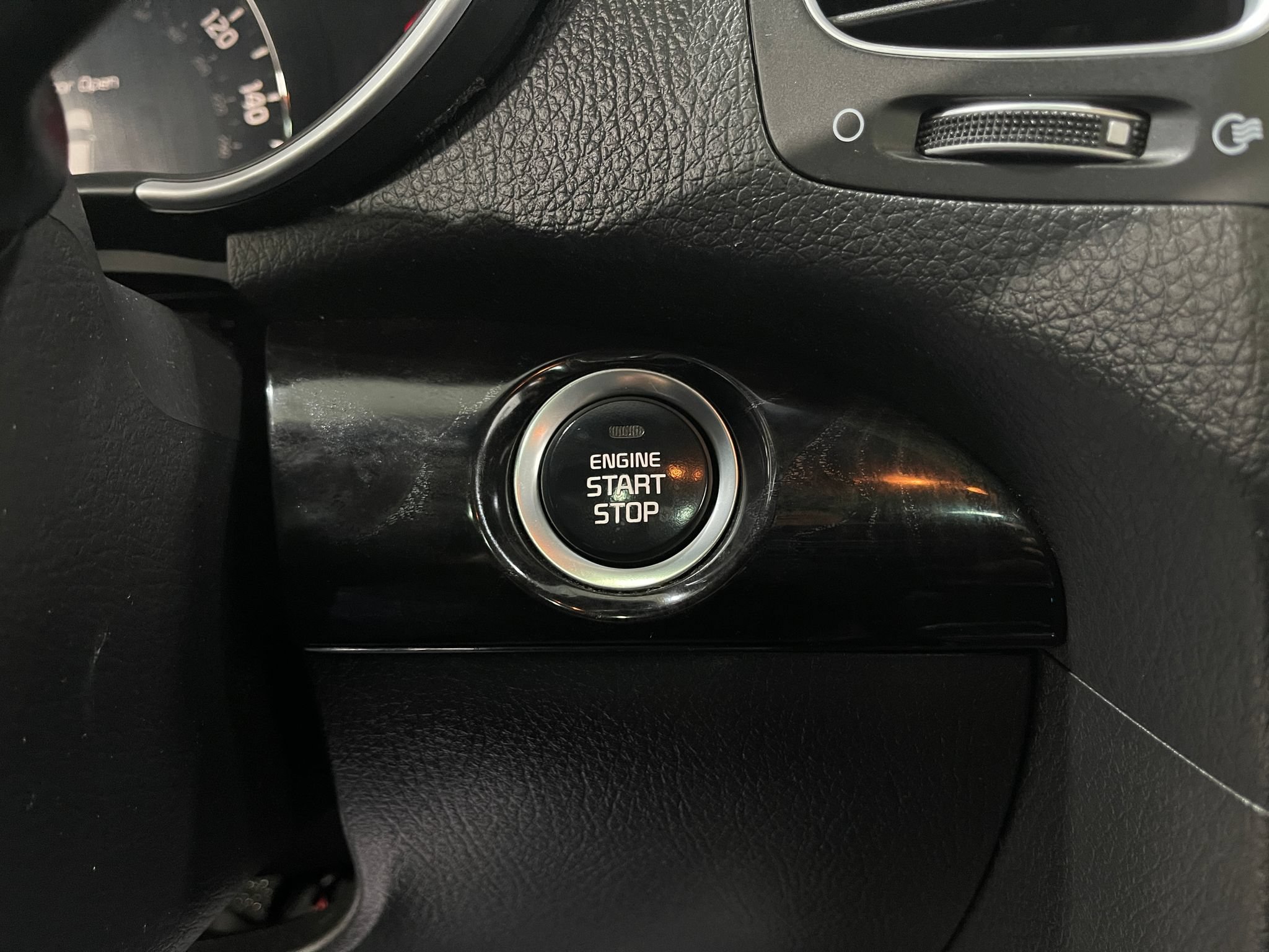 Used 2014 Kia Sorento SX w/ 3rd Row Package AWD/4WD image 20