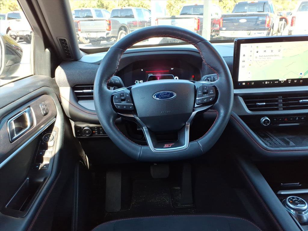 Used 2025 Ford Explorer ST image 17