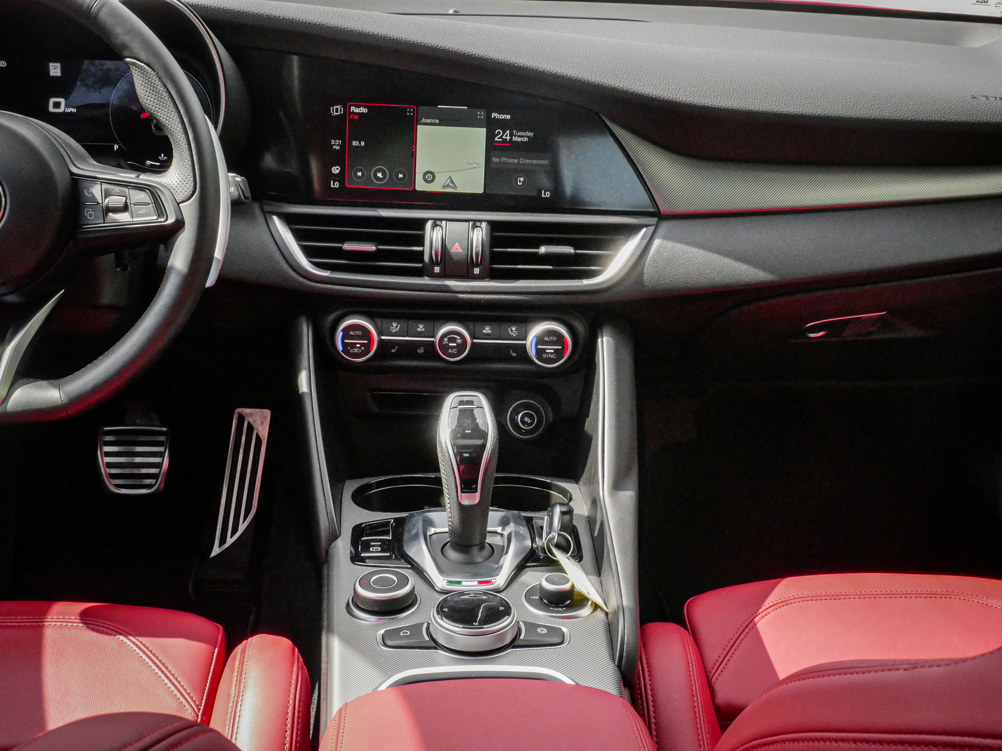 Used 2024 Alfa Romeo Giulia Veloce image 30