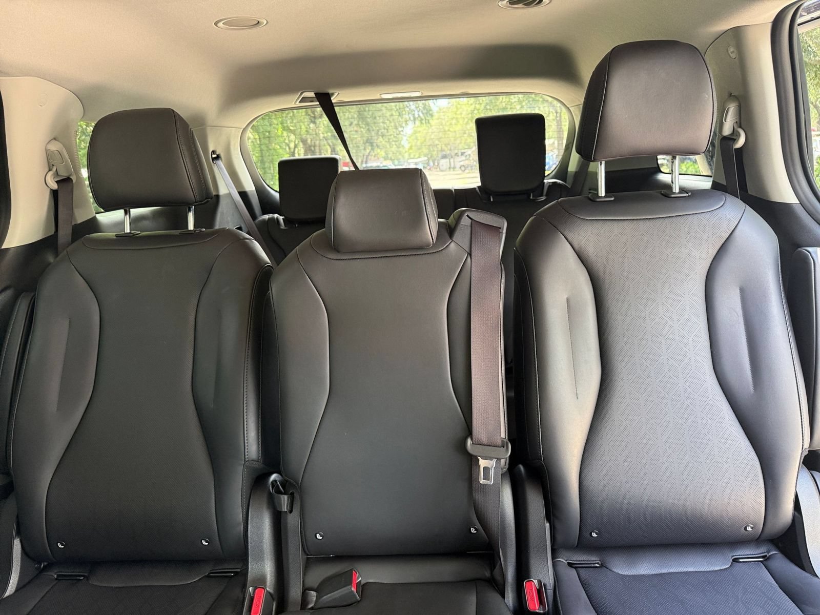 Used 2026 Kia Carnival FWD image 39
