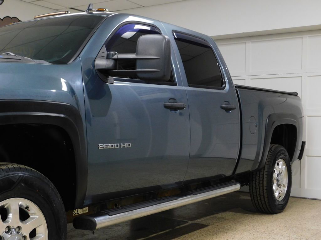 Used 2011 Chevrolet Silverado 2500 LT w/ Interior Plus Package AWD/4WD image 23