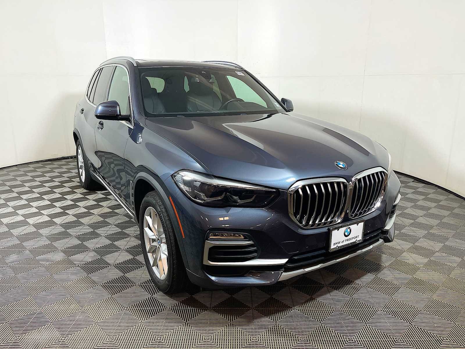 Used 2021 BMW X5 xDrive40i w/ Convenience Package image 3