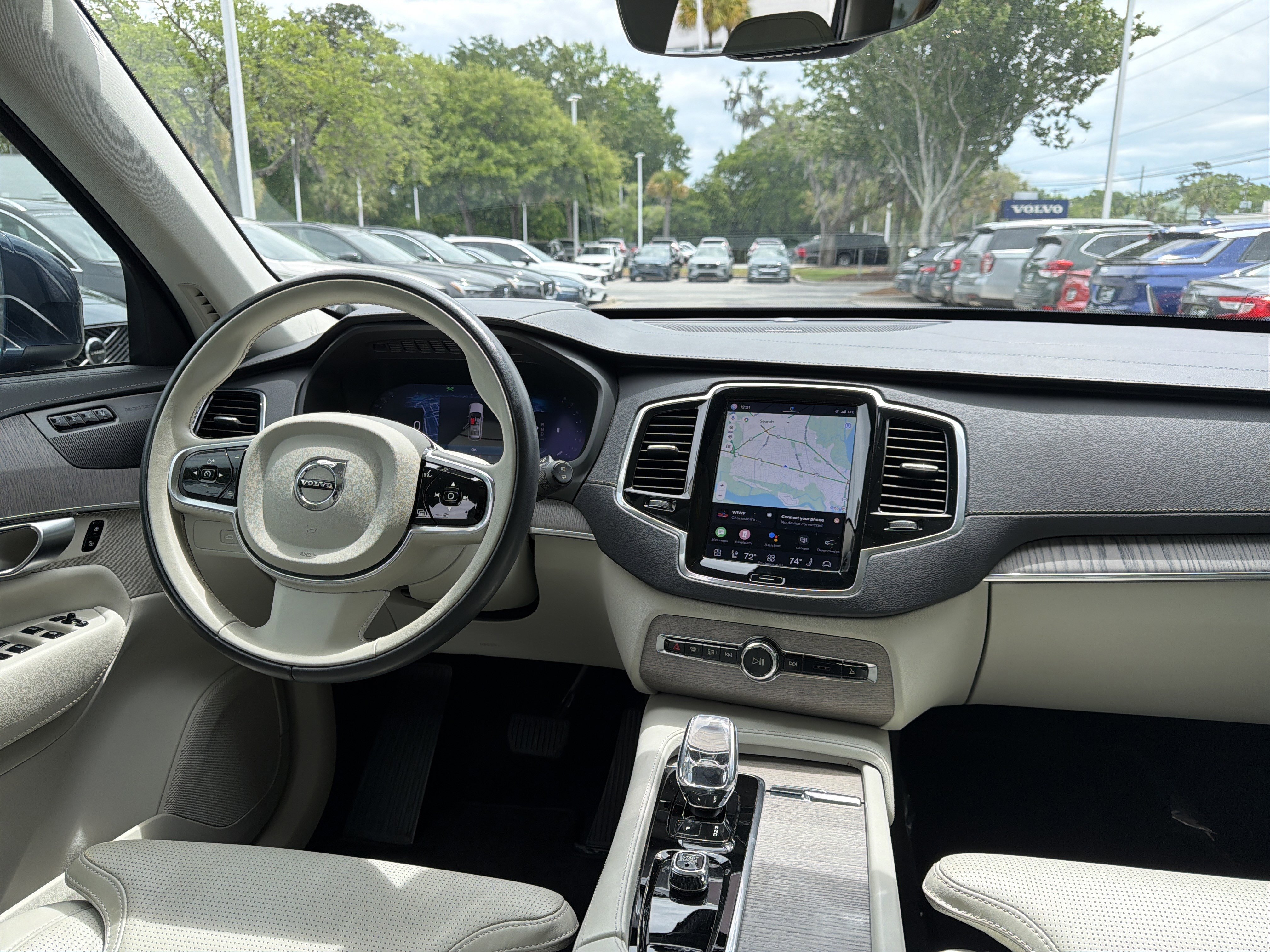 Used 2024 Volvo XC90 B6 Ultimate w/ Protection Package Premier AWD/4WD image 30