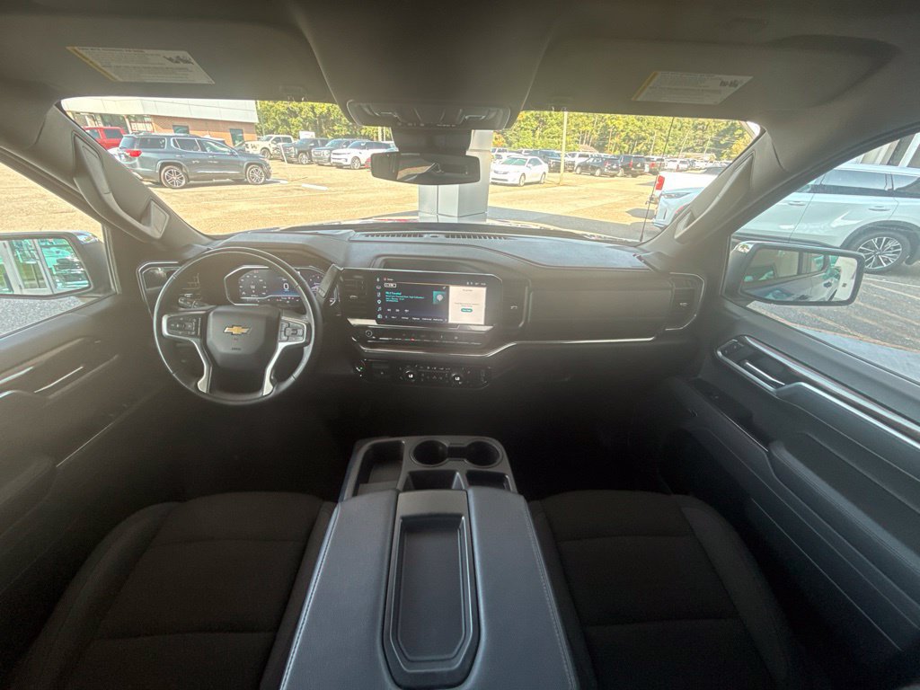 Used 2025 Chevrolet Silverado 1500 LT AWD/4WD image 19