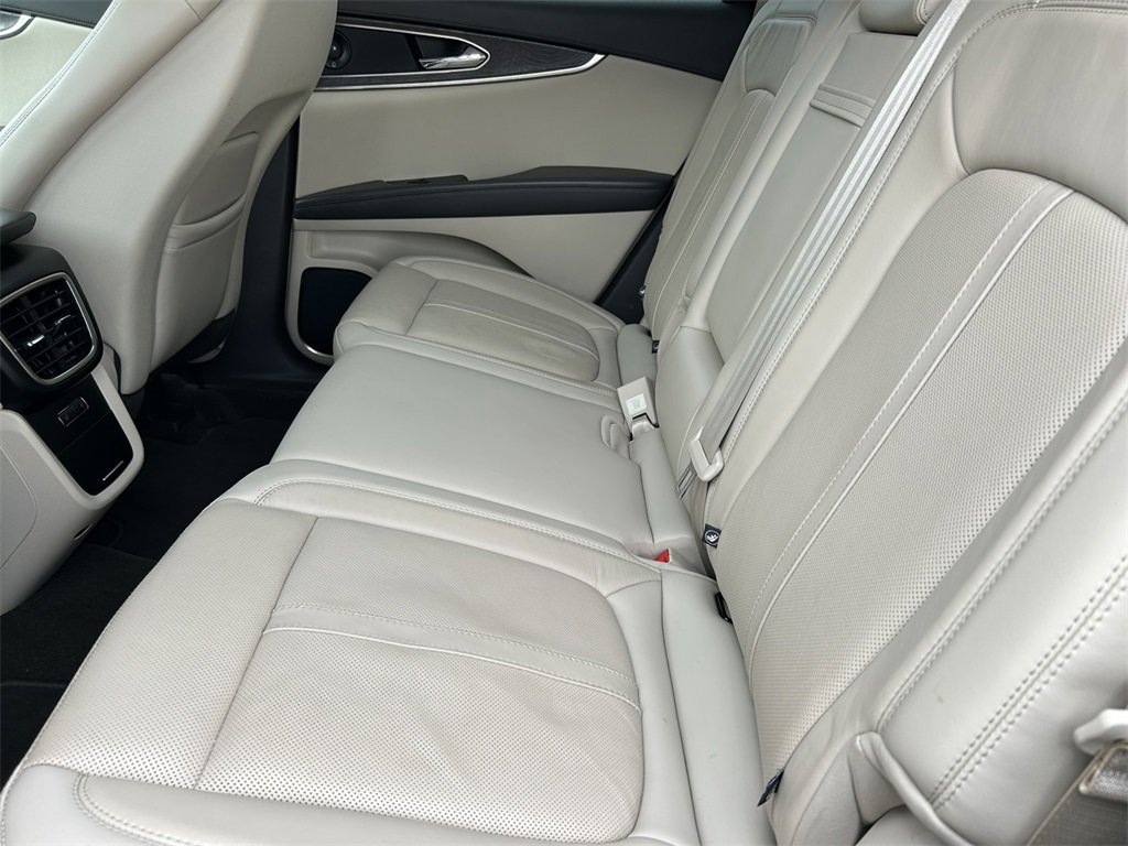 Used 2020 Lincoln Nautilus Reserve w/ Equipment Group 201A image 17