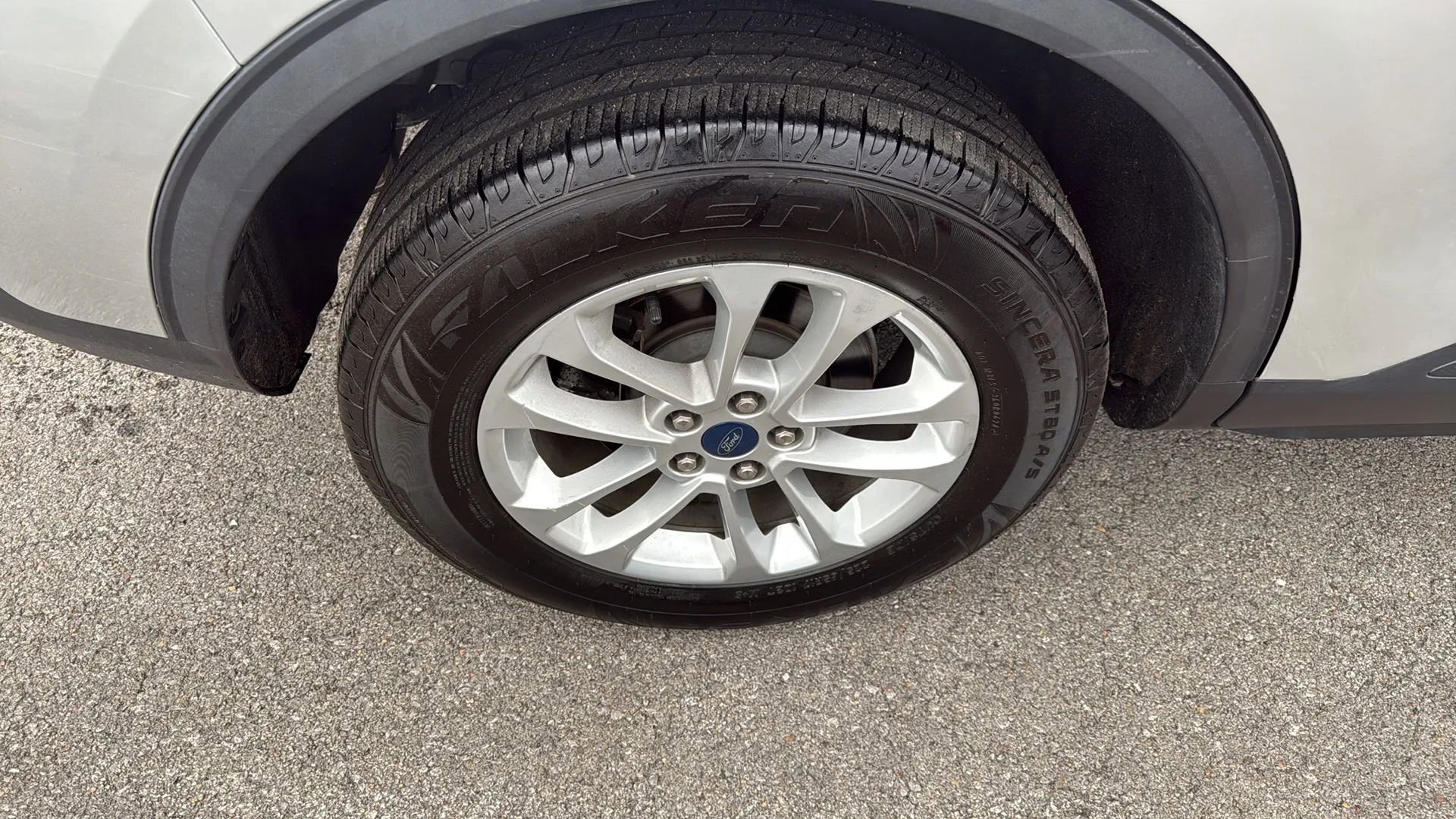 Used 2020 Ford Escape SE image 24