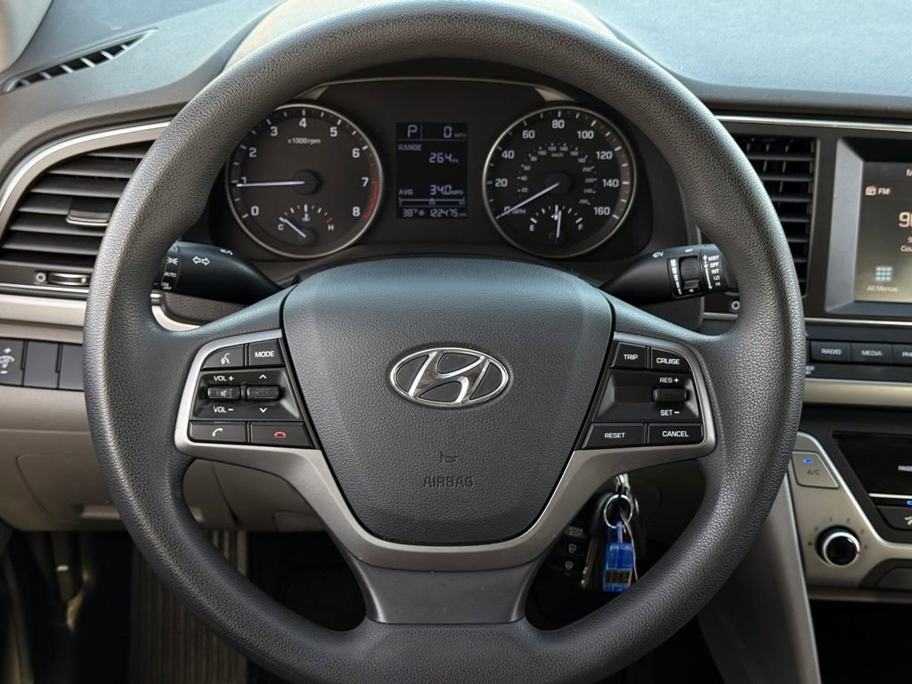 Used 2017 Hyundai Elantra SE image 12