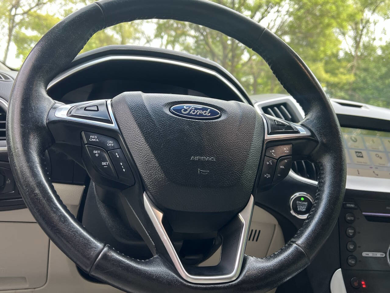 Used 2018 Ford Edge Titanium w/ Ford Safe & Smart Package FWD image 15