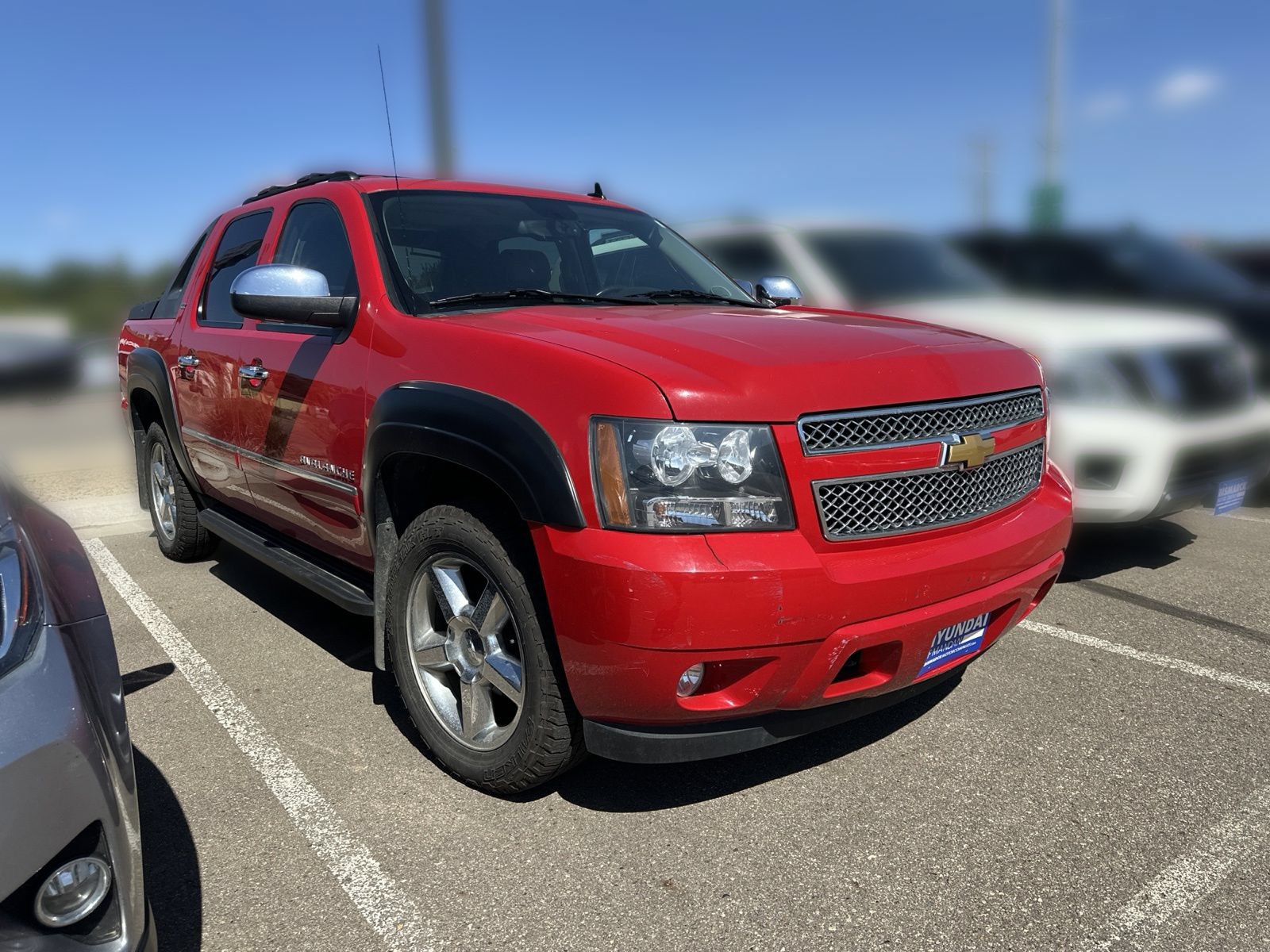 Used 2012 Chevrolet Avalanche LTZ AWD/4WD image 2