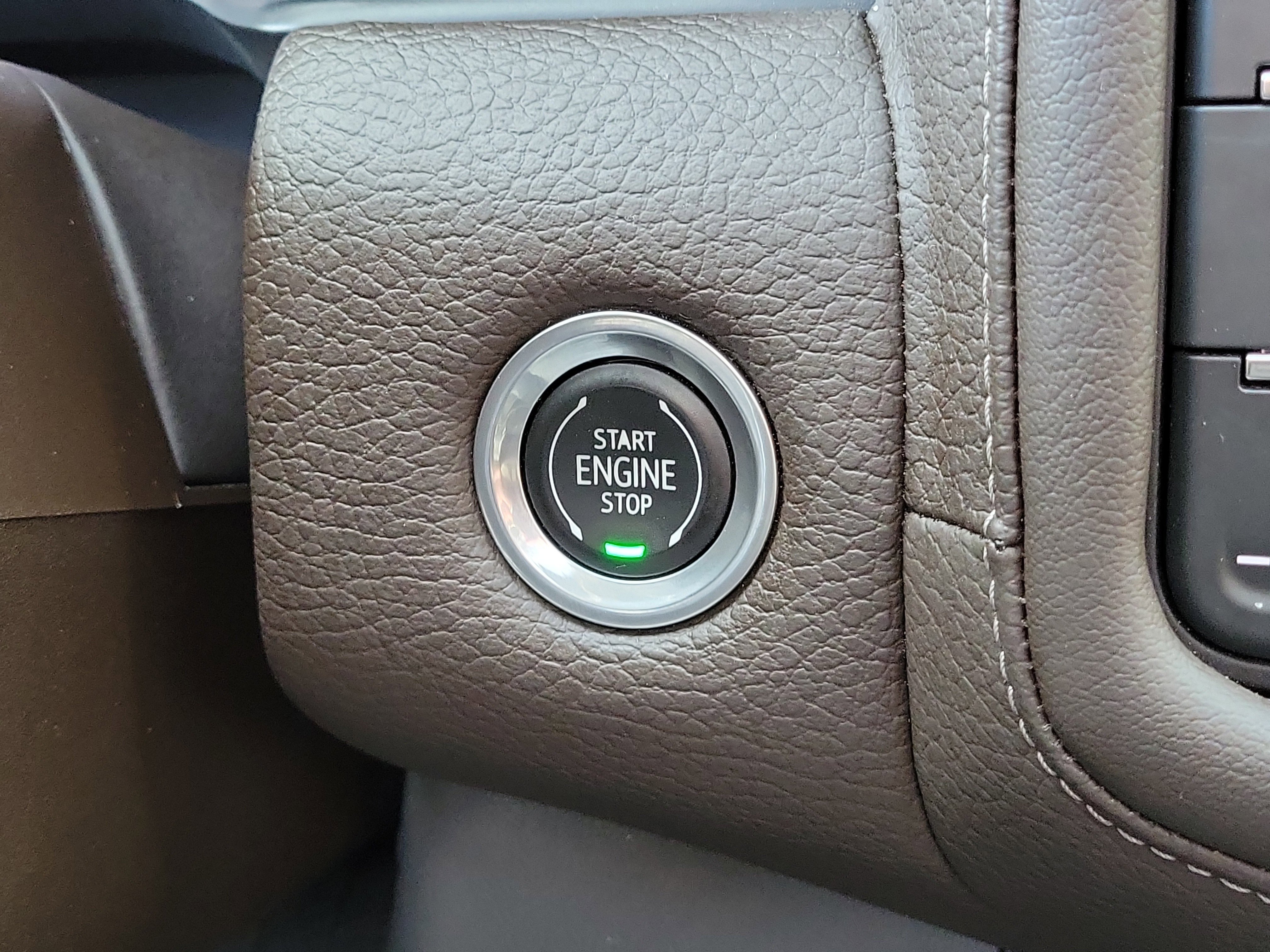 Used 2021 GMC Yukon Denali w/ Denali Premium Package image 26