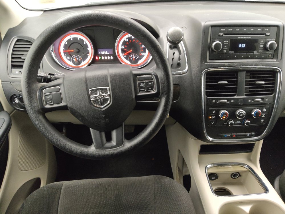 Used 2016 Dodge Grand Caravan SXT FWD image 22