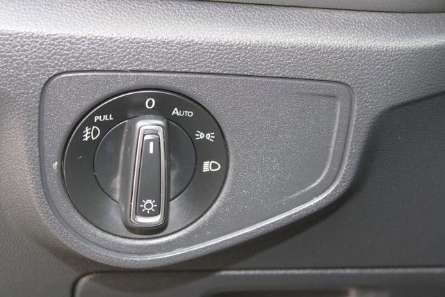 Used 2018 Volkswagen Atlas SEL Premium AWD/4WD image 14