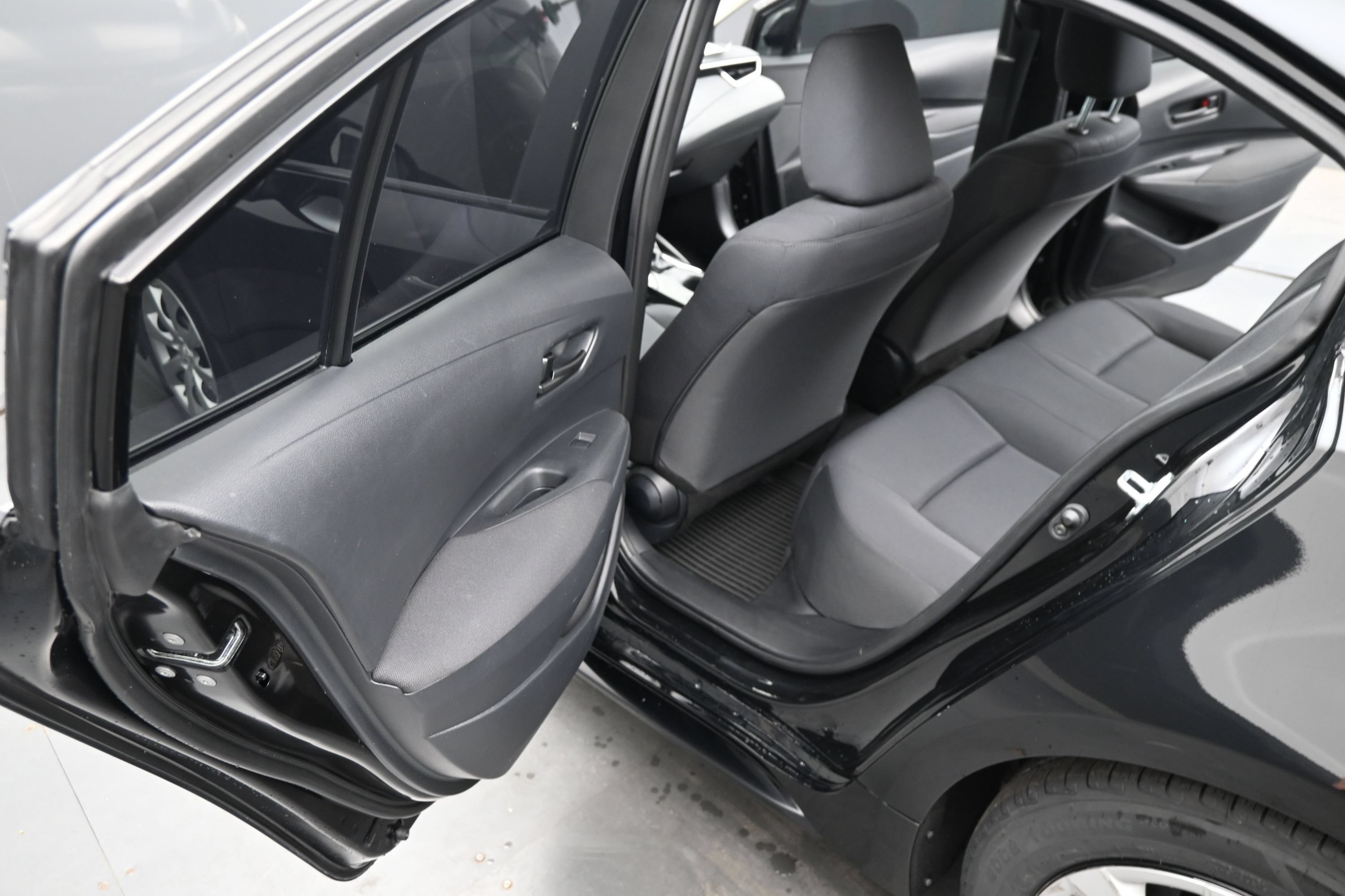 Used 2025 Toyota Corolla LE FWD image 14