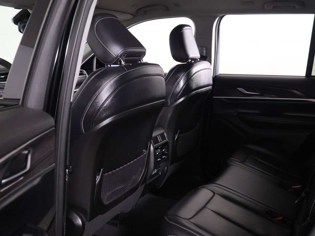 Used 2023 Jeep Grand Cherokee Limited AWD/4WD image 27