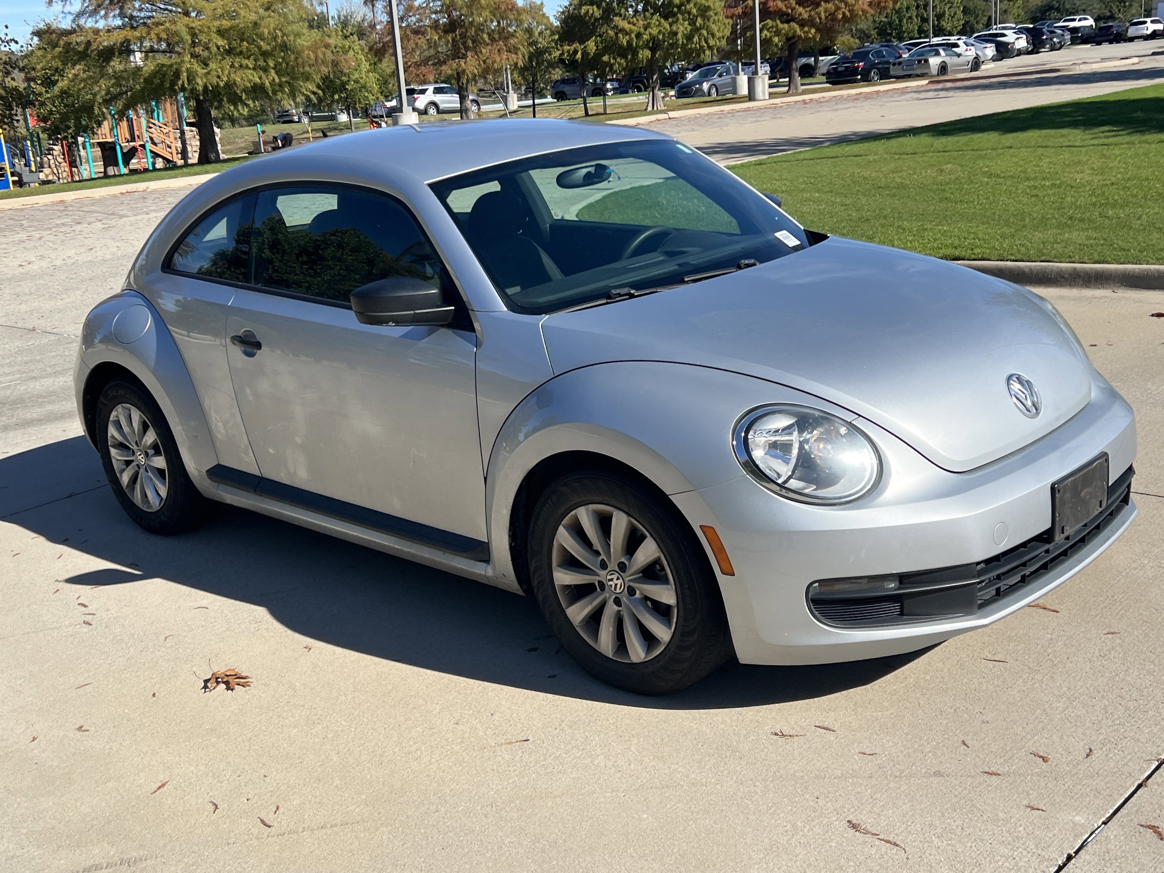 Used 2014 Volkswagen Beetle 2.5 image 2
