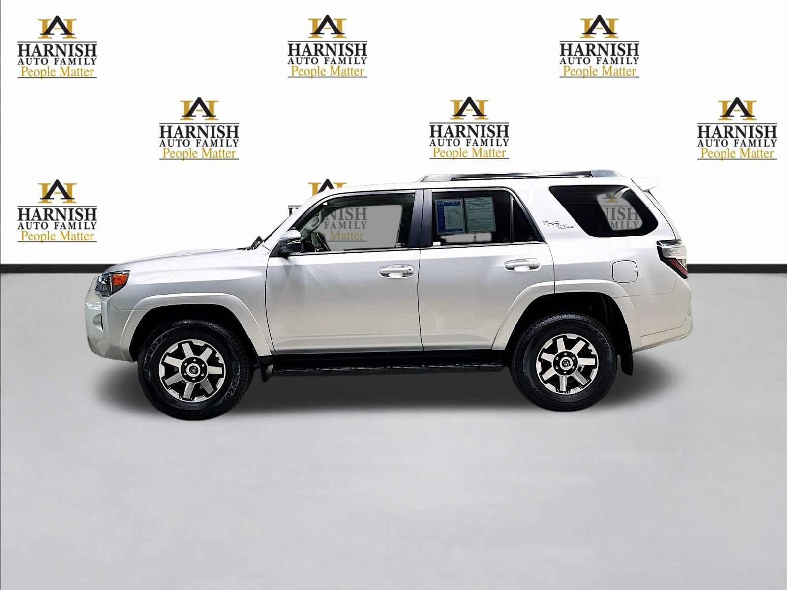 Used 2024 Toyota 4Runner TRD Off-Road Premium AWD/4WD image 9
