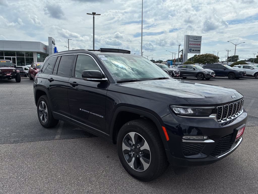 New 2024 Jeep Grand Cherokee Limited 4xe w/ Luxury Tech Group II AWD/4WD image 8