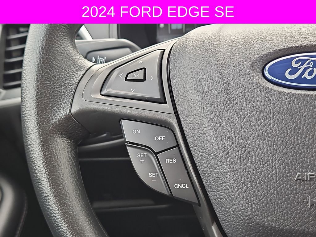 Used 2024 Ford Edge SE image 25