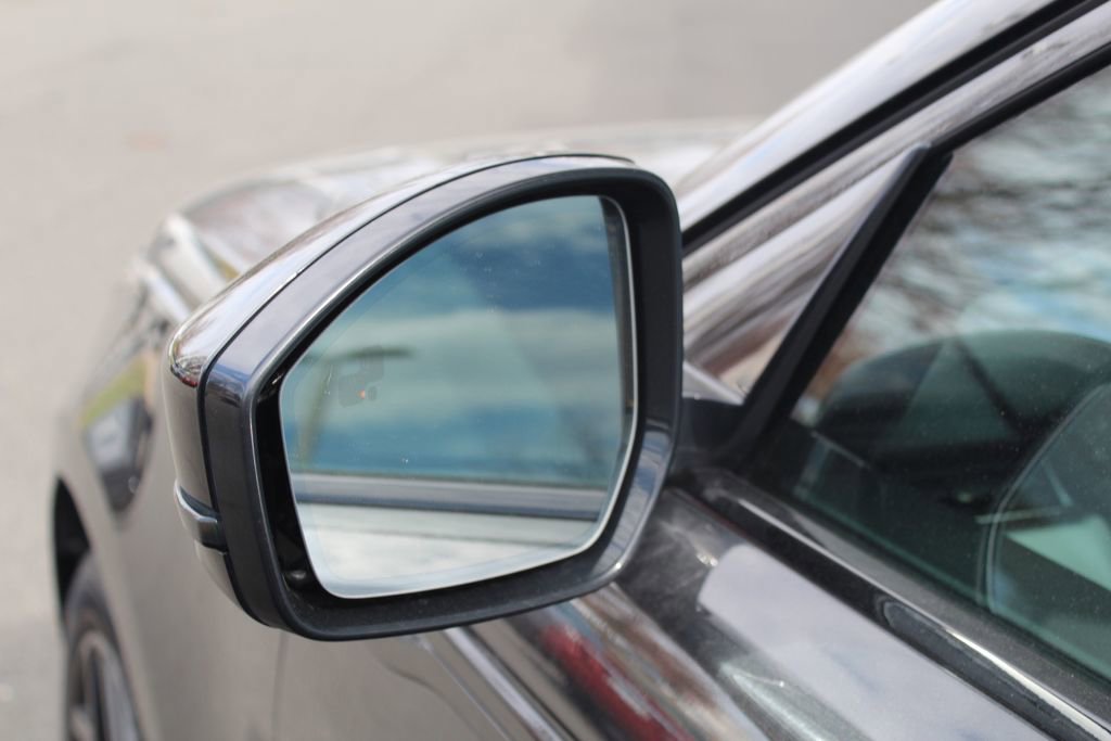 Used 2024 Land Rover Range Rover Velar Dynamic SE image 12