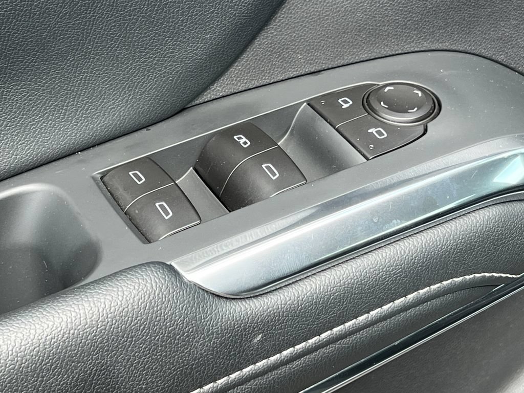 Used 2026 Chevrolet Traverse LT AWD/4WD image 17