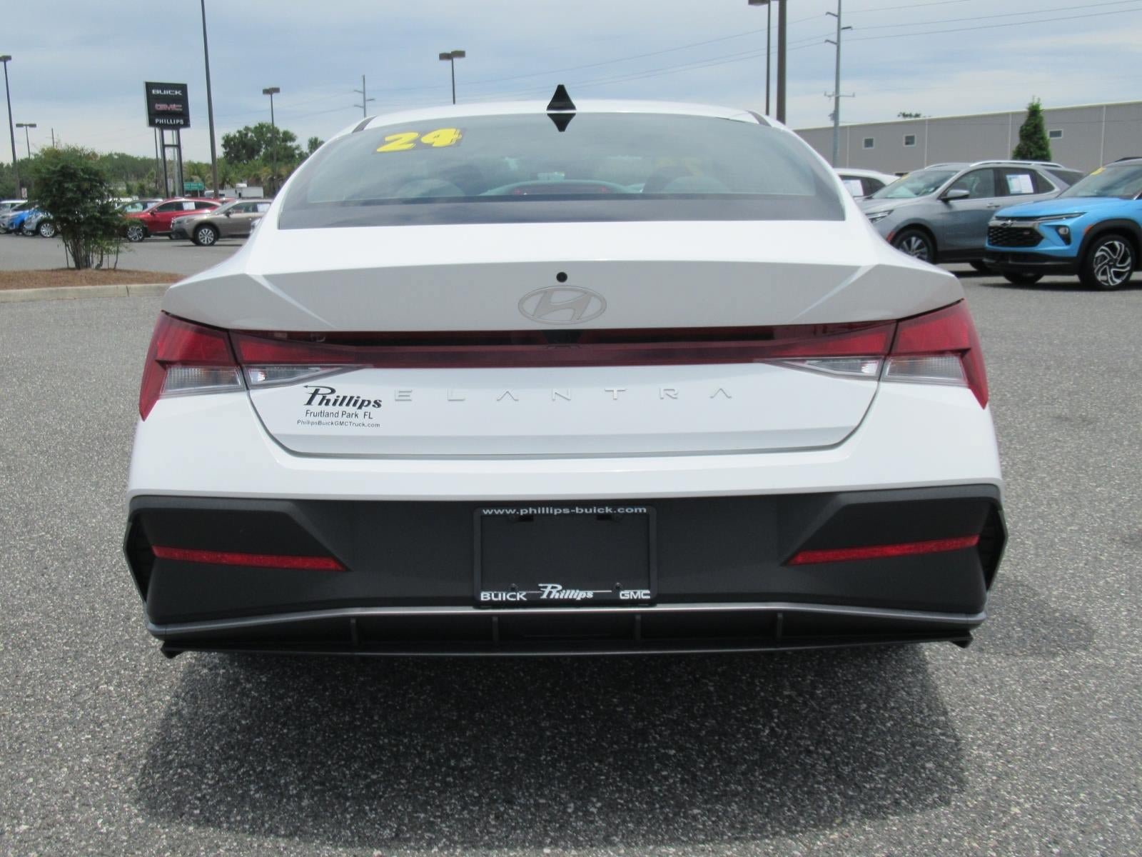 Used 2024 Hyundai Elantra SEL FWD image 6