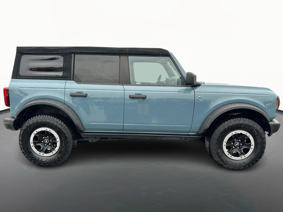 Used 2022 Ford Bronco Black Diamond w/ Sasquatch Package image 2