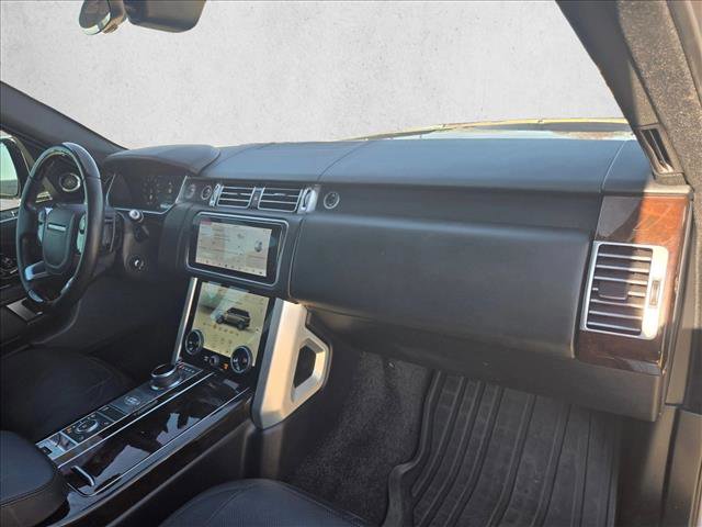 Used 2020 Land Rover Range Rover HSE image 18