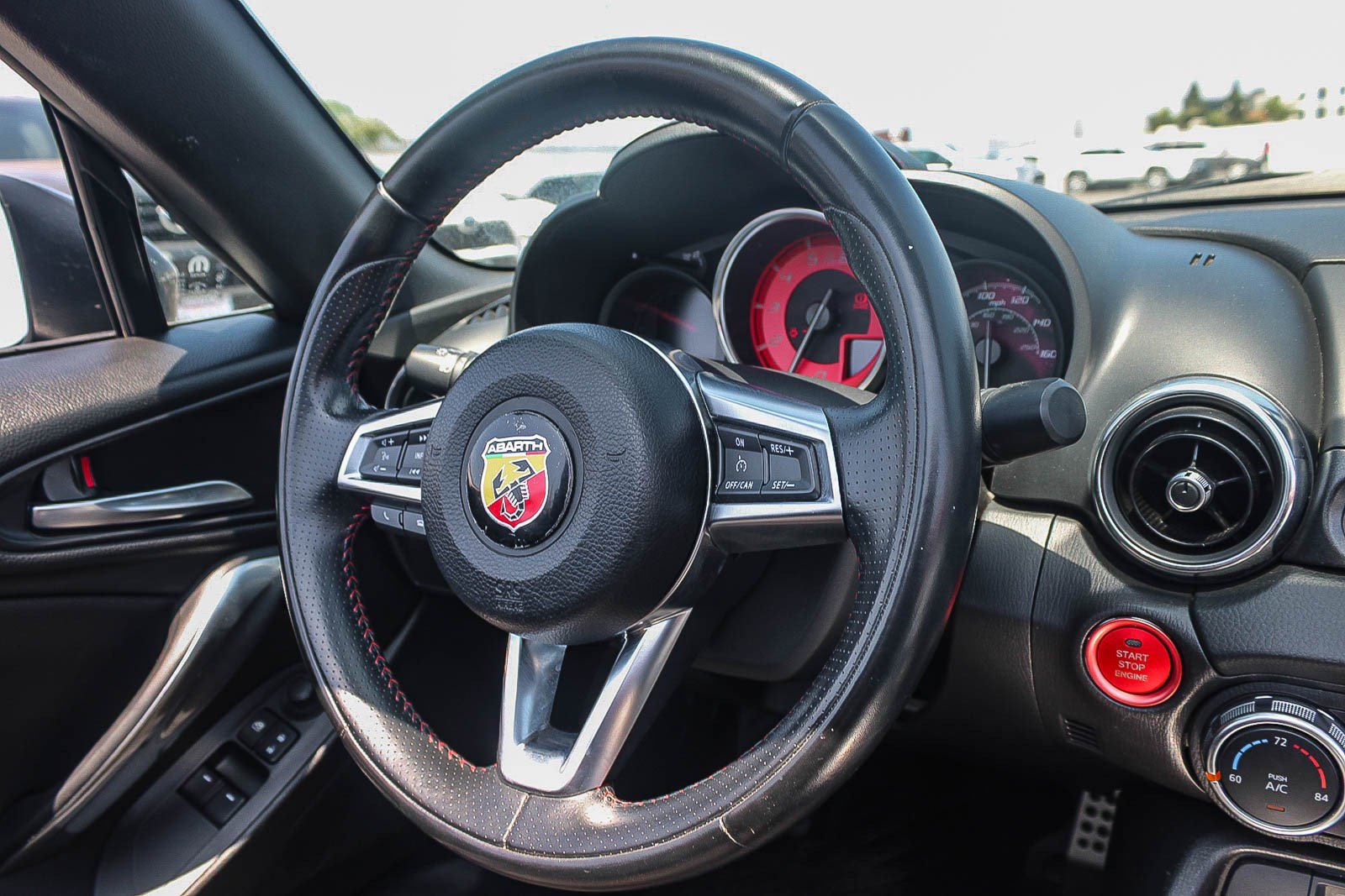 Used 2018 FIAT 124 Spider Abarth RWD image 25