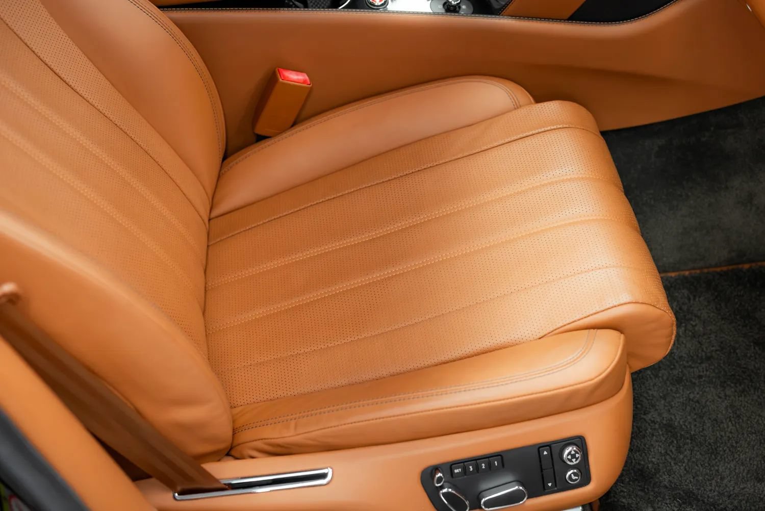 Used 2014 Bentley Flying Spur W12 AWD/4WD image 35